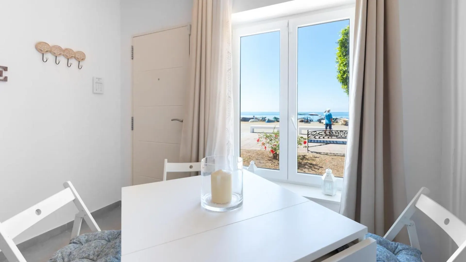 Apartment Wintowinrentals Dream Home On The Beachfront La Cala Del Moral